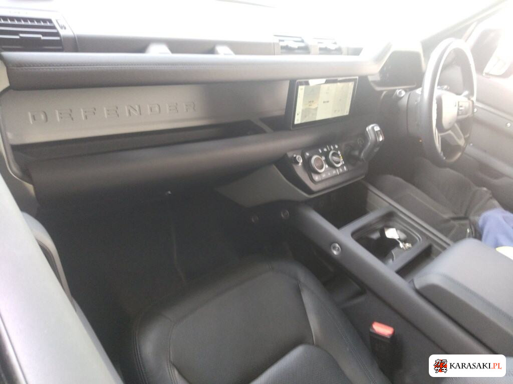 Land Rover Defender 2024 z aukcji japońskiej