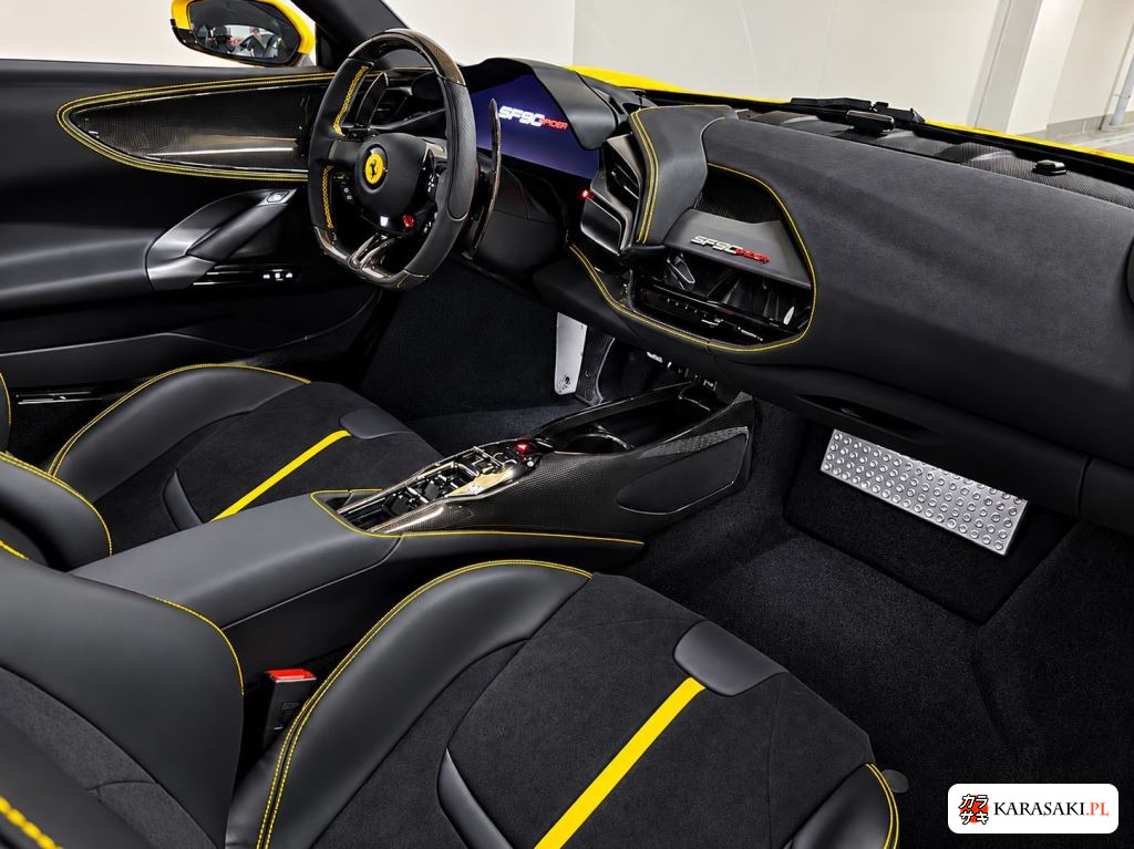 Ferrari SF90 Spider 2023 z aukcji japońskiej