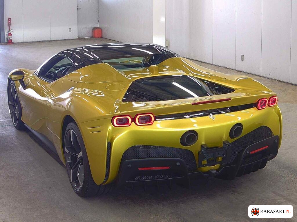 Ferrari SF90 Spider 2023 z aukcji japońskiej