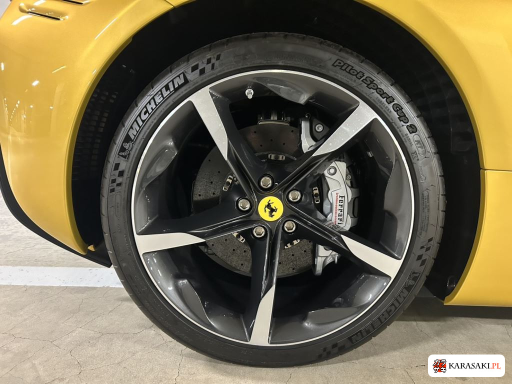 Ferrari SF90 Spider 2023 z aukcji japońskiej