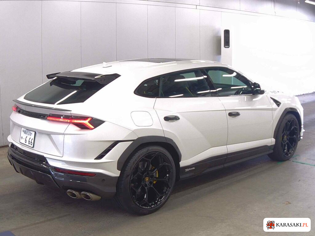 Lamborghini Urus 2025 z aukcji japońskiej