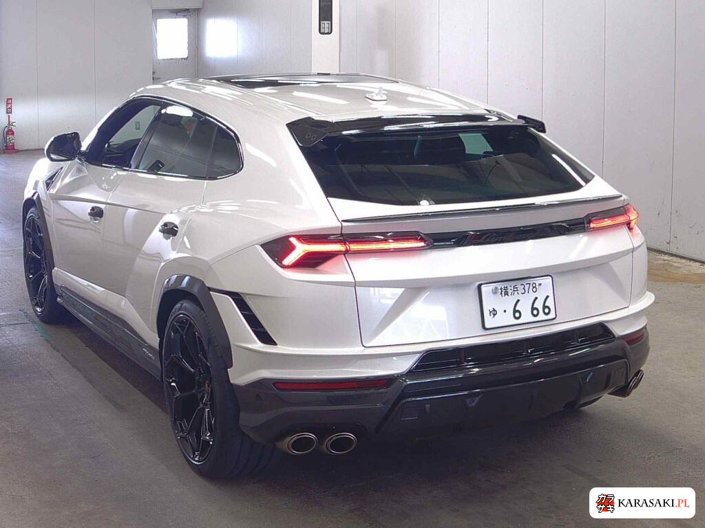 Lamborghini Urus 2025 z aukcji japońskiej