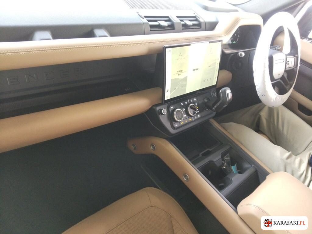 Land Rover Defender 2026 z aukcji japońskiej