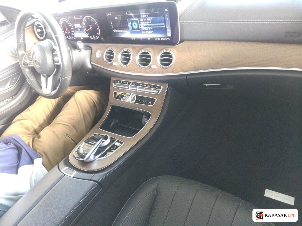Mercedes-Benz E-Class 2018 z aukcji japońskiej