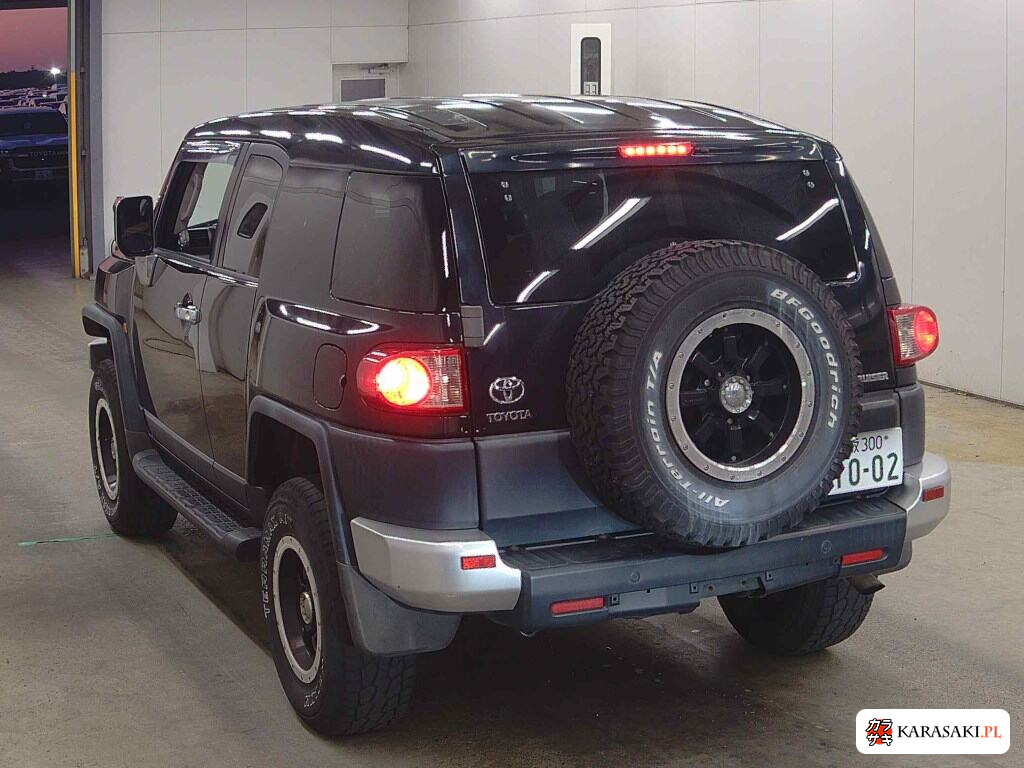 America Toyota FJ Cruiser 2007 z aukcji japońskiej