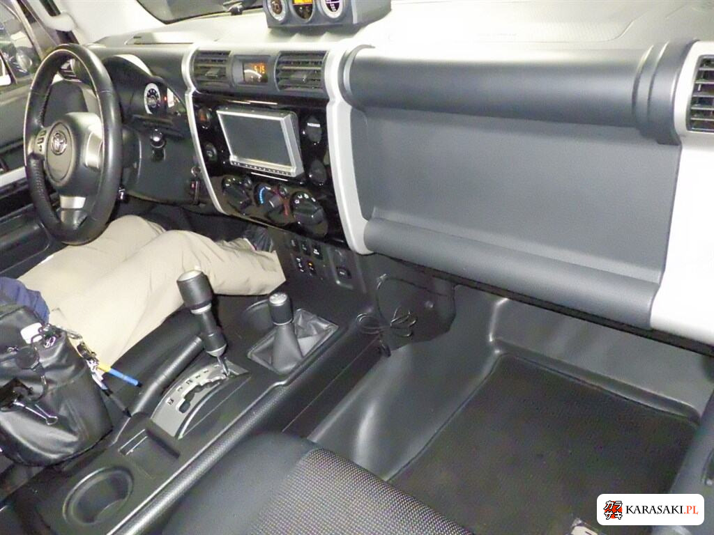 America Toyota FJ Cruiser 2007 z aukcji japońskiej