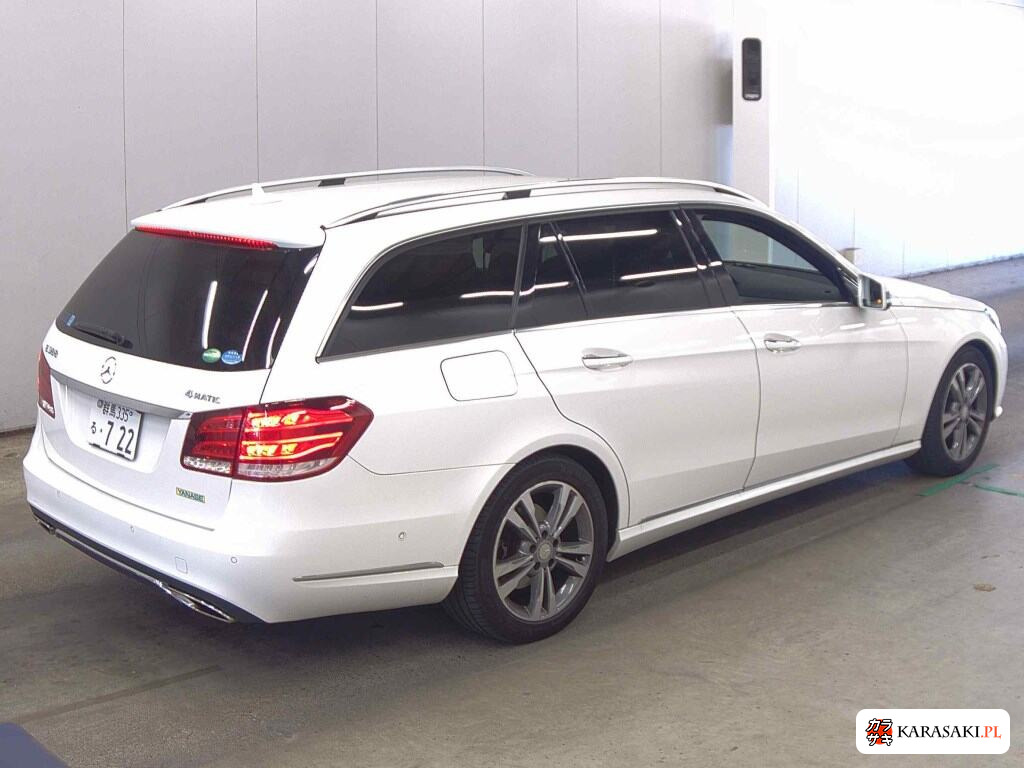 Mercedes-Benz E-Class Stationwagon 2013 z aukcji japońskiej