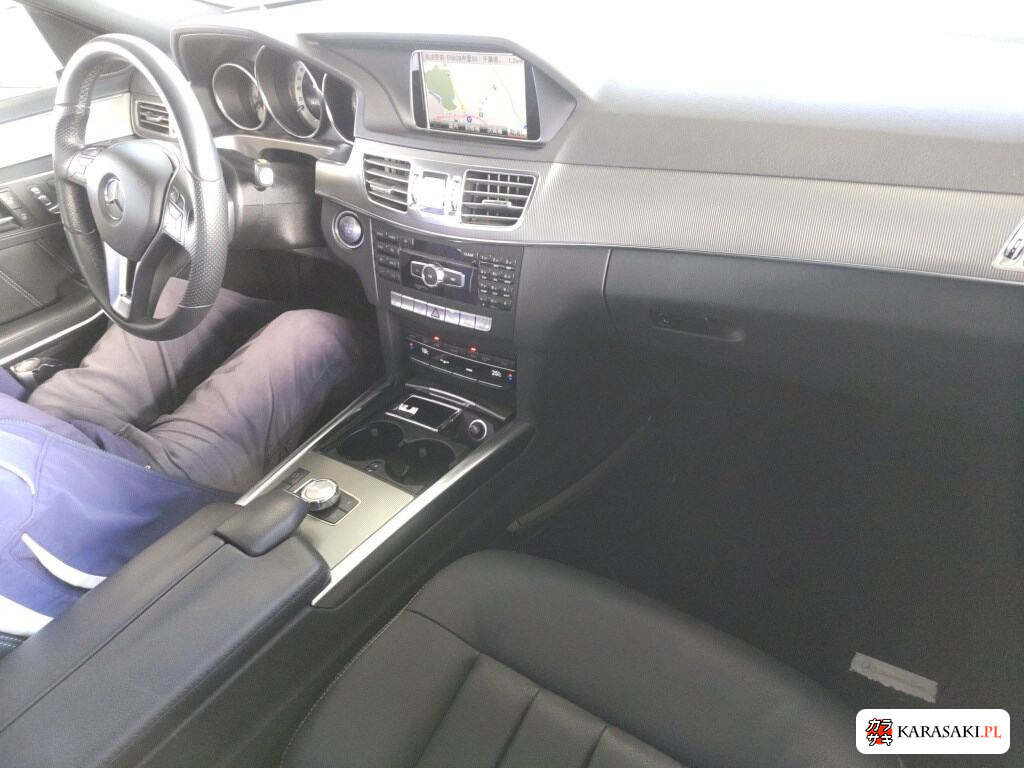 Mercedes-Benz E-Class Stationwagon 2013 z aukcji japońskiej
