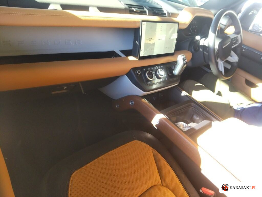 2024 Land Rover Defender 3D 4WD 90 X-Dynamic Hse 5