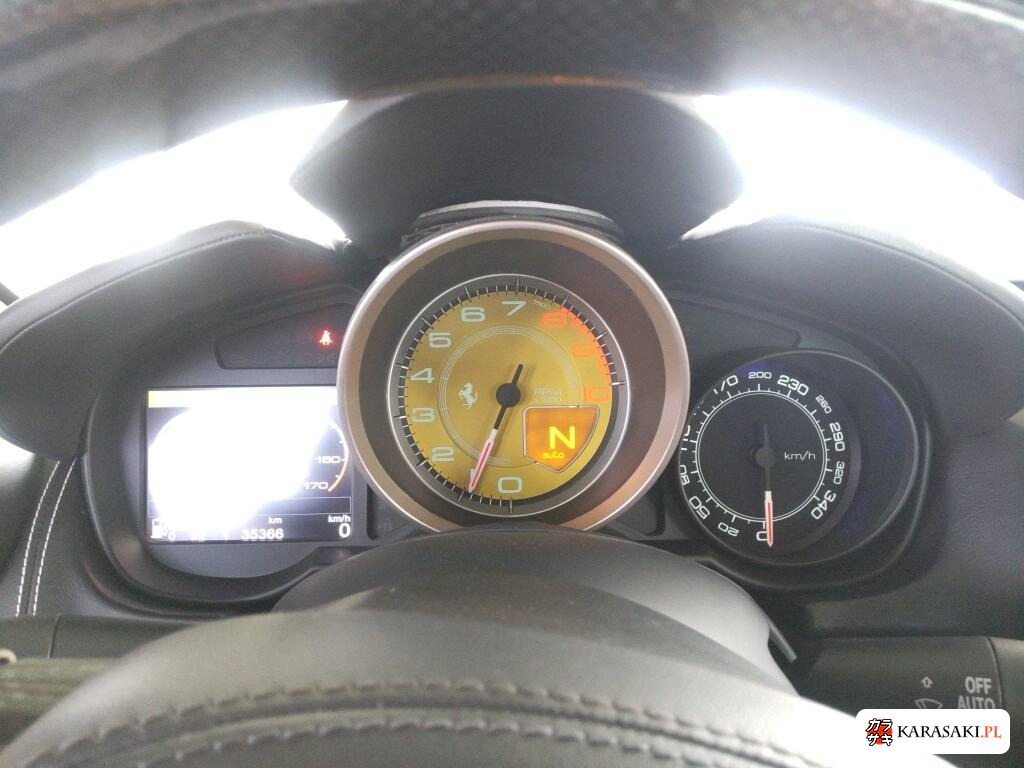 Ferrari California 2011 z aukcji japońskiej