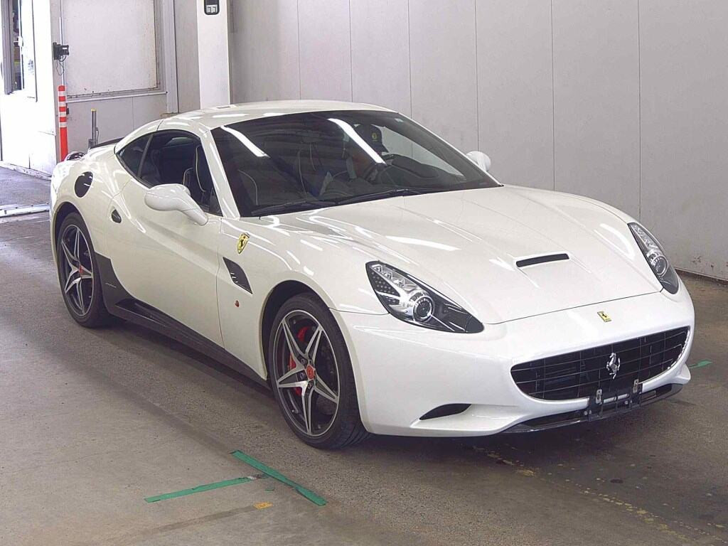 Ferrari California 2011 z aukcji japońskiej