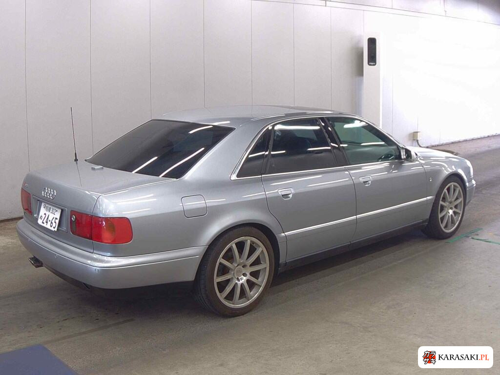 Audi S8 2004 z aukcji japońskiej