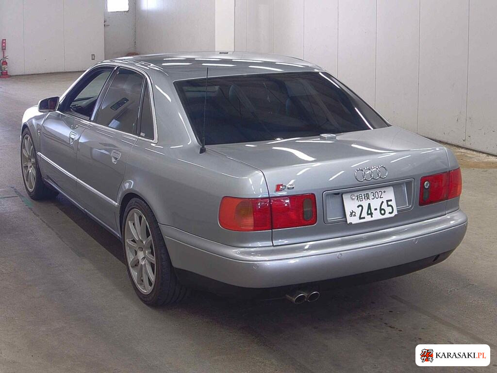 Audi S8 2004 z aukcji japońskiej
