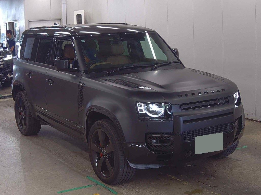 Land Rover Defender 2025 z aukcji japońskiej