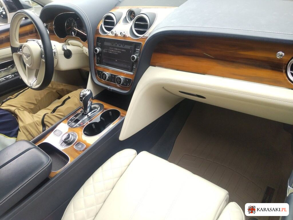 Bentley Bentayga 2020 z aukcji japońskiej