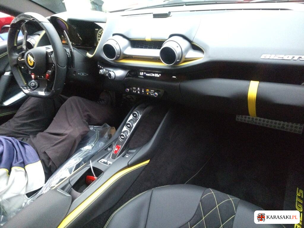 Ferrari 812 GTS 2022 z aukcji japońskiej