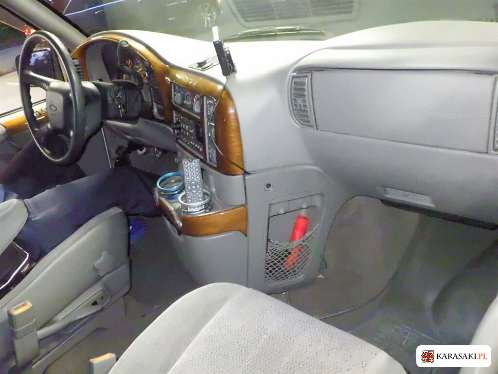 Chevrolet Astro 2003 z aukcji japońskiej