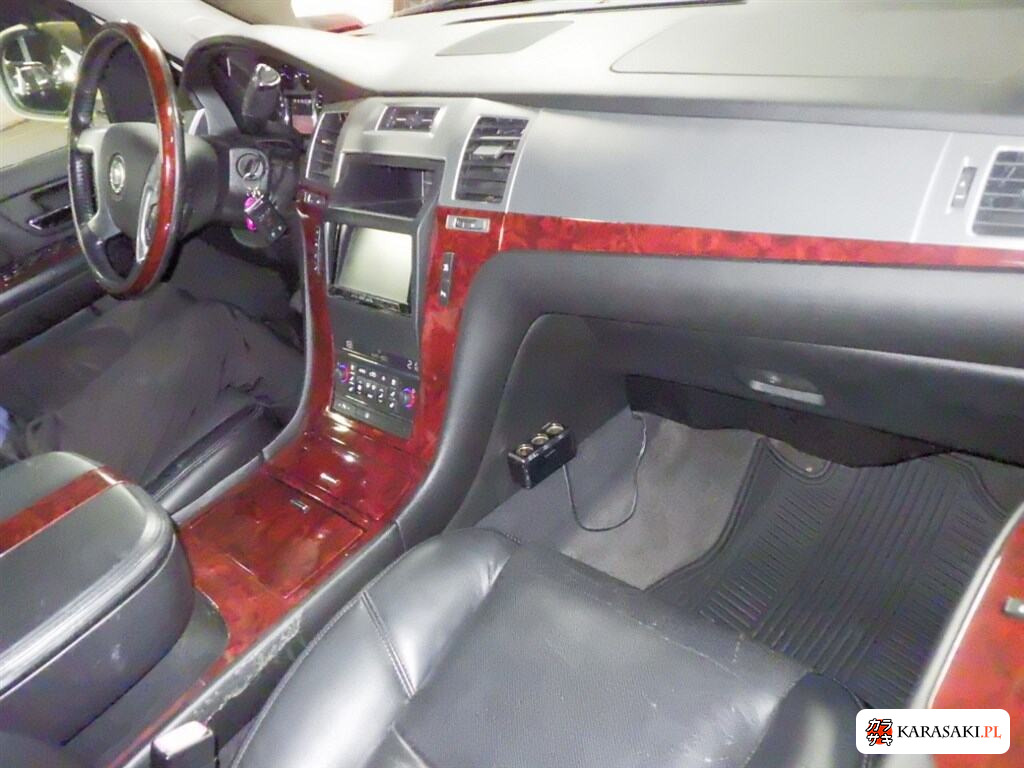 Cadillac Escalade 2009 z aukcji japońskiej