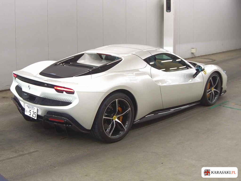 Ferrari 296GTS 2025 z aukcji japońskiej
