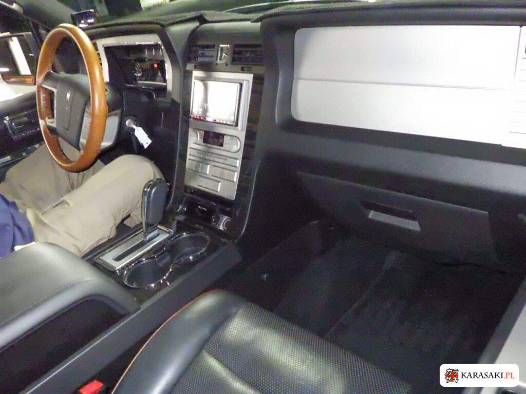 Lincoln Navigator 2009 z aukcji japońskiej