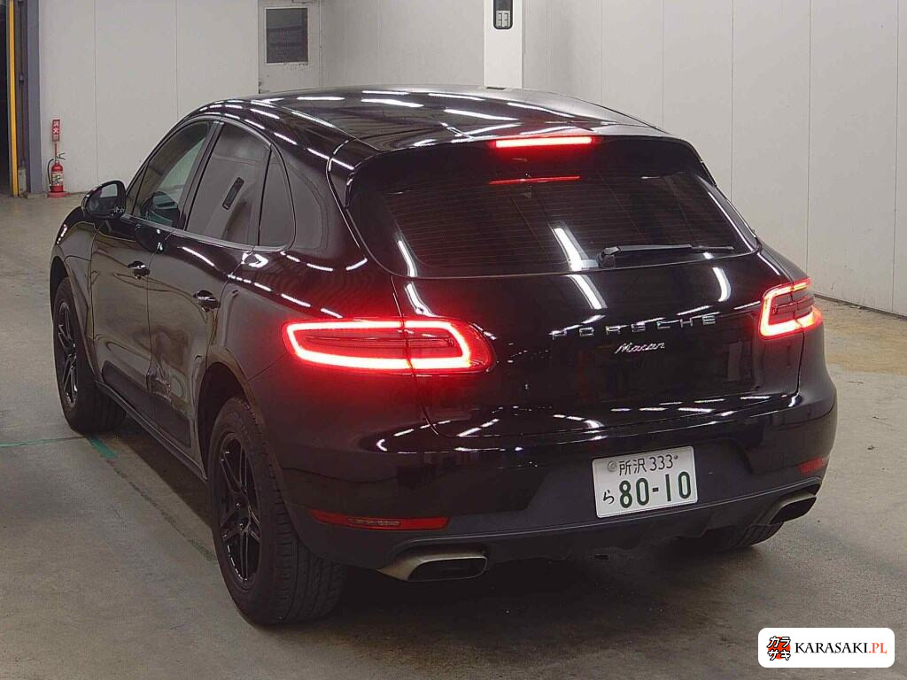 2015 Porsche Macan 4WD 2
