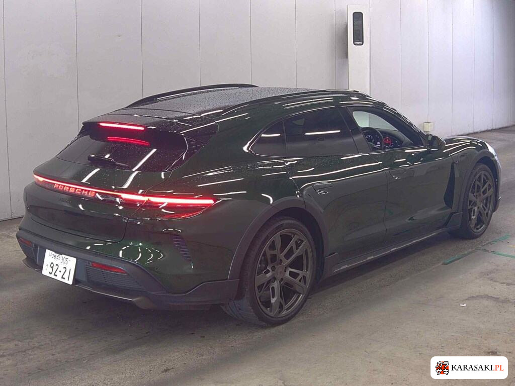 Porsche Taycan 2024 z aukcji japońskiej