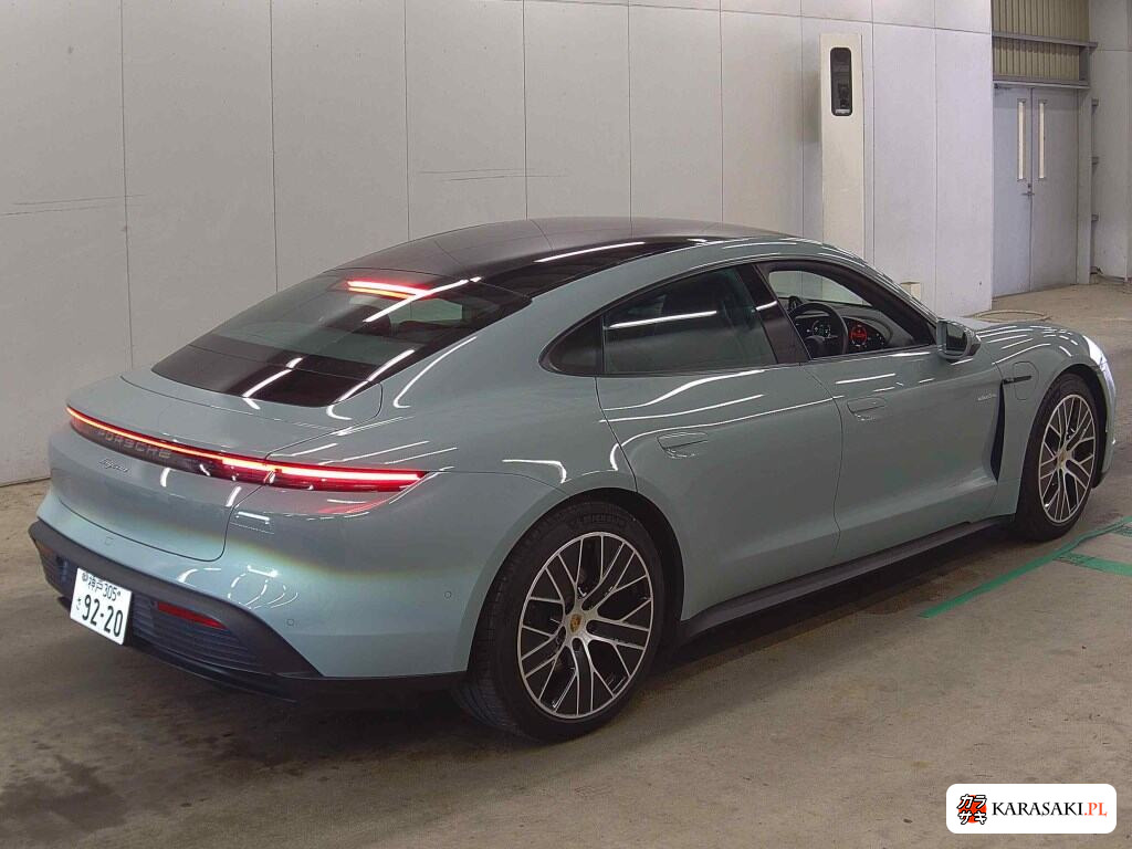 Porsche Taycan 2024 z aukcji japońskiej