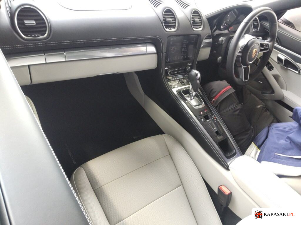 Porsche 718 Boxster 2025 z aukcji japońskiej