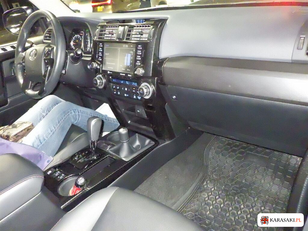 America Toyota 4RUNNER 2021 z aukcji japońskiej