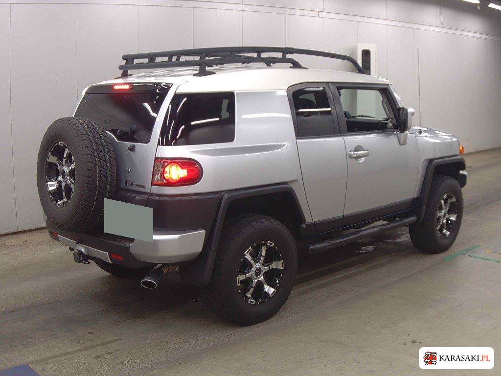 America Toyota FJ Cruiser 2009 z aukcji japońskiej