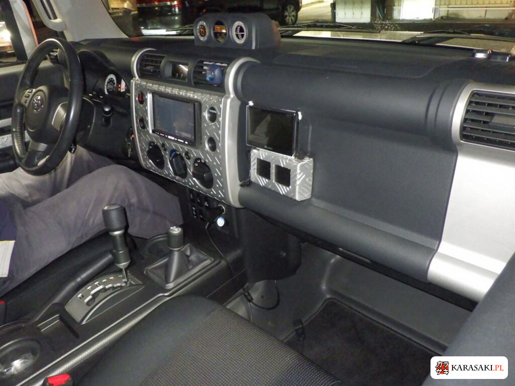 America Toyota FJ Cruiser 2009 z aukcji japońskiej
