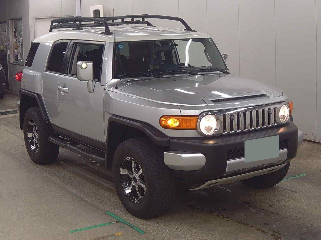 America Toyota FJ Cruiser 2009 z aukcji japońskiej
