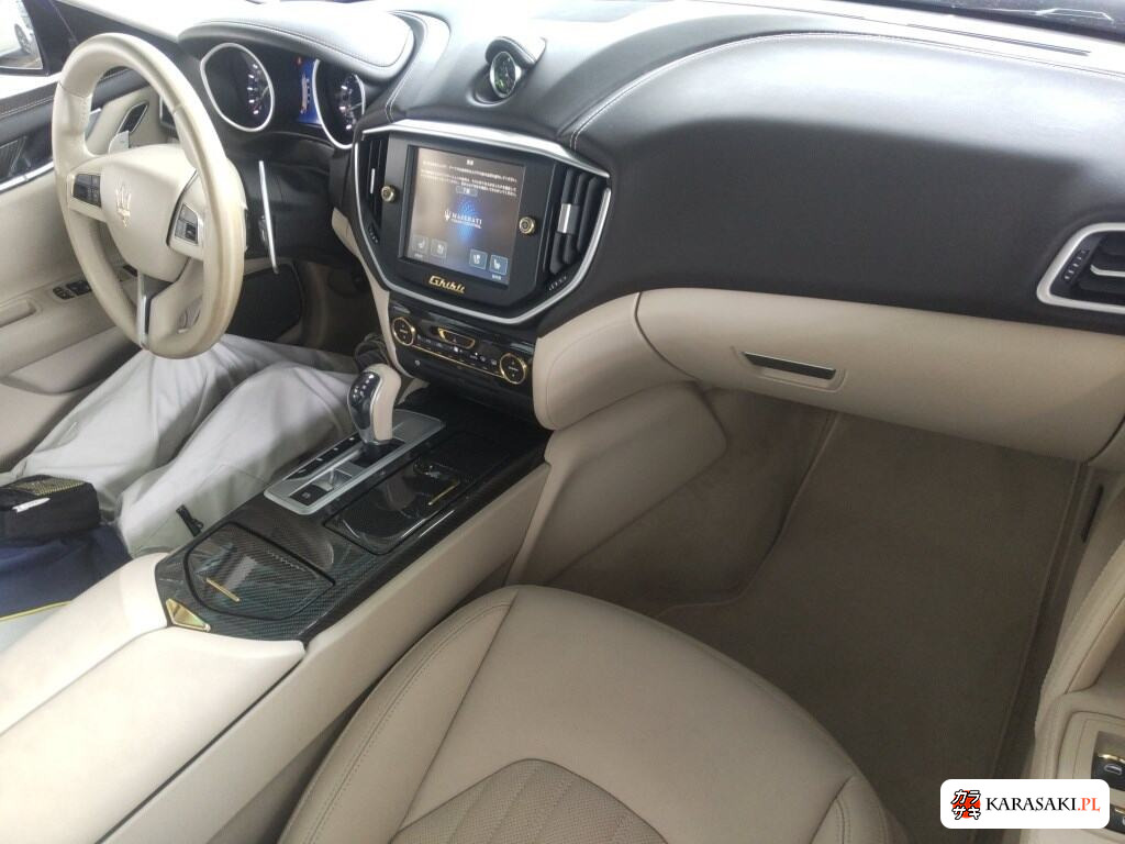 Maserati Ghibli 2015 z aukcji japońskiej