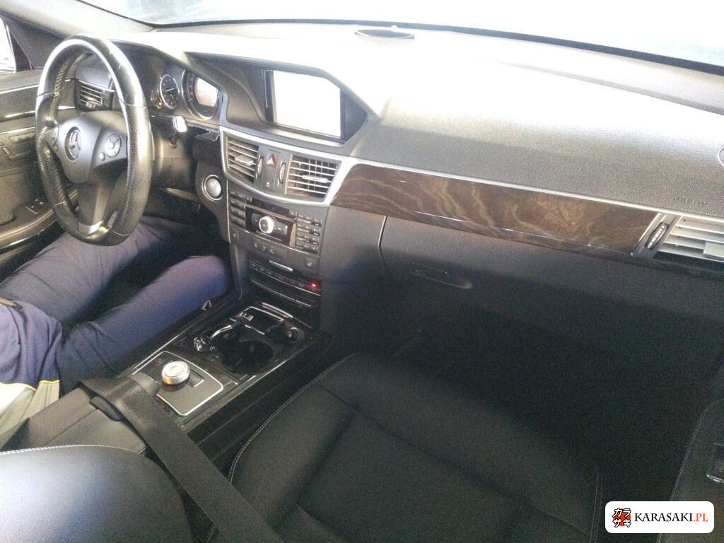 Mercedes-Benz E-Class 2009 z aukcji japońskiej