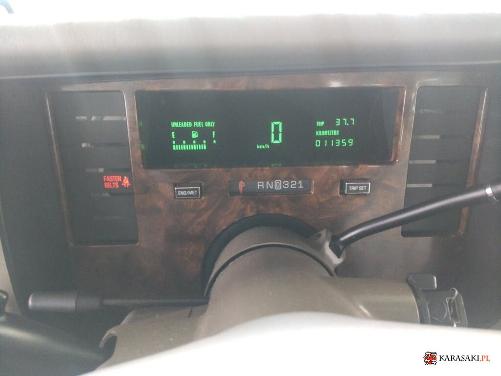 Cadillac 2005 z aukcji japońskiej