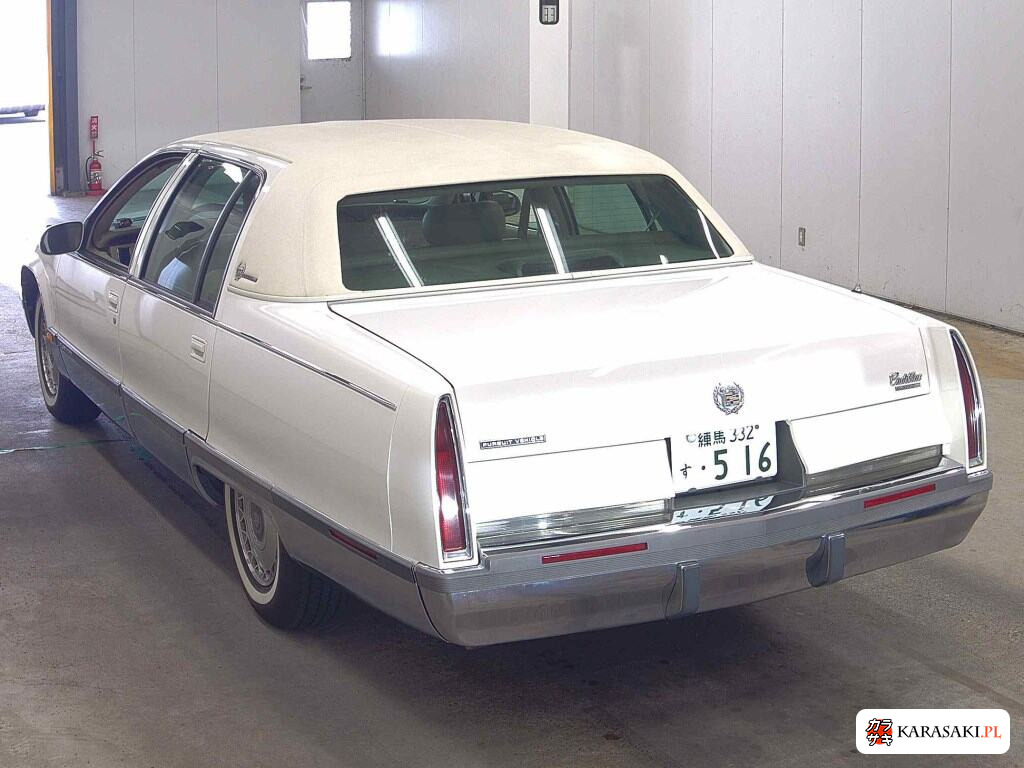 Cadillac 2005 z aukcji japońskiej