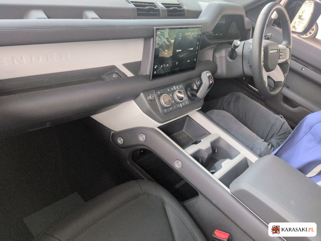 2025 Land Rover Defender 5D 4WD 5