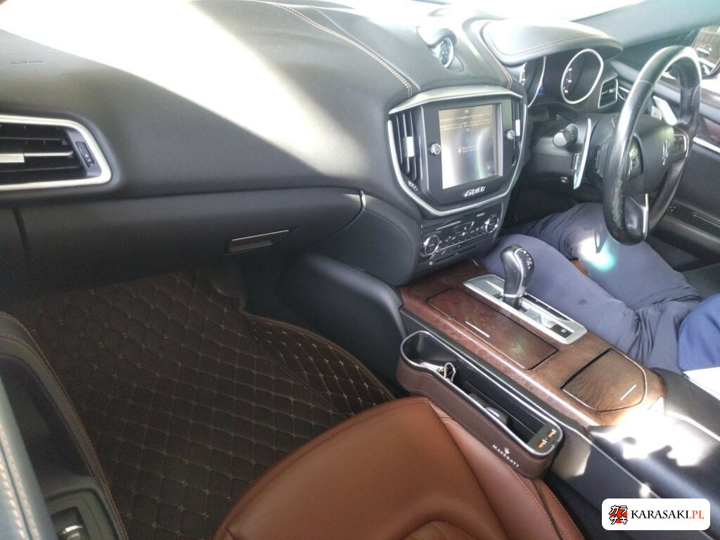 Maserati Ghibli 2015 z aukcji japońskiej