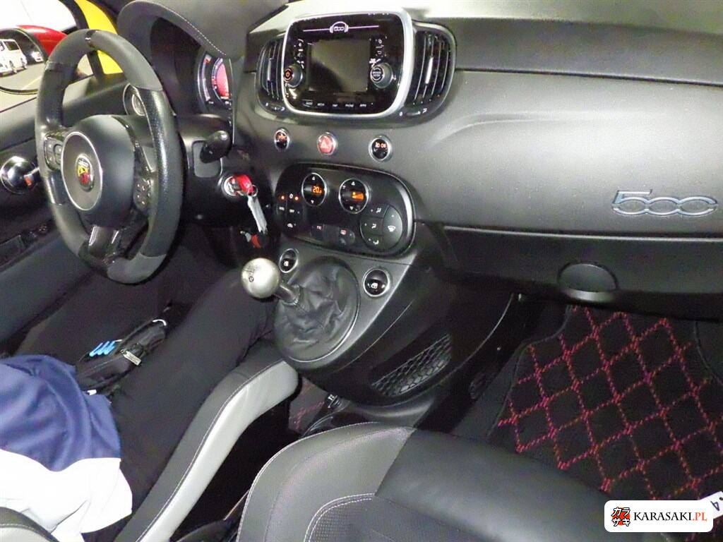 Abarth 595 2017 z aukcji japońskiej