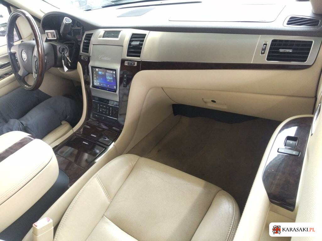 Cadillac Escalade 2006 z aukcji japońskiej