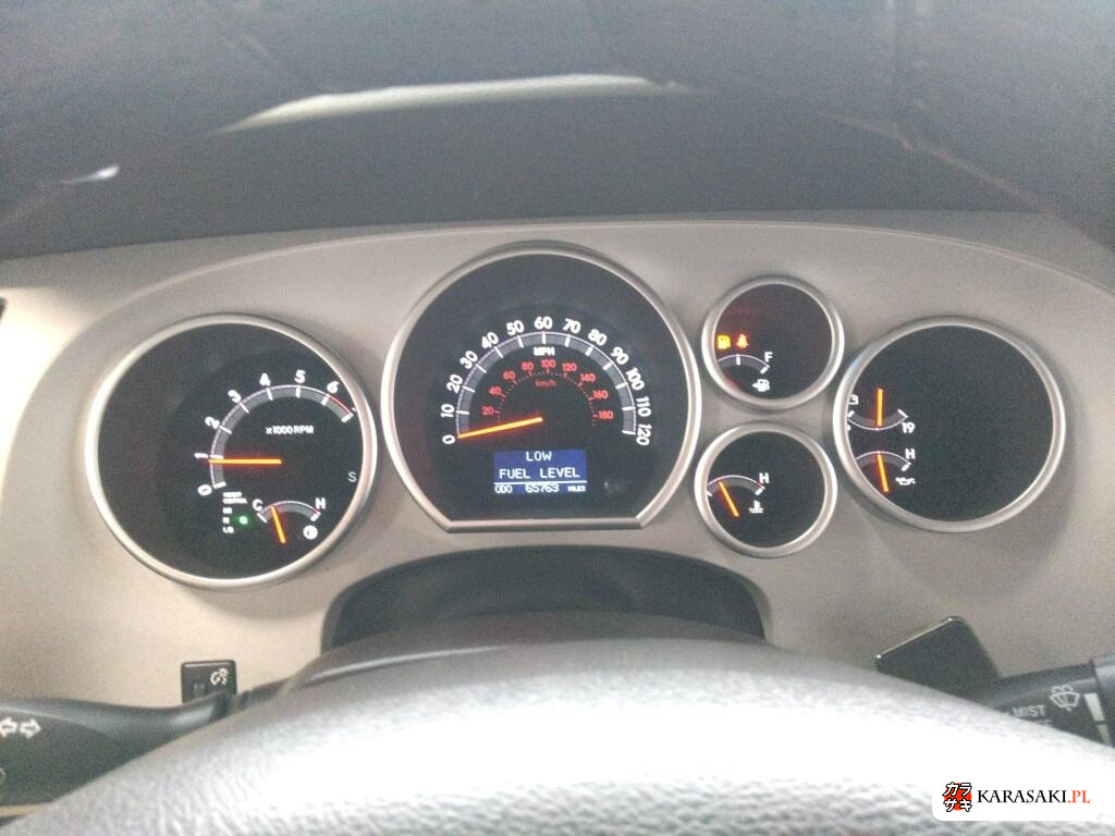 America Toyota Sequoia 2012 z aukcji japońskiej