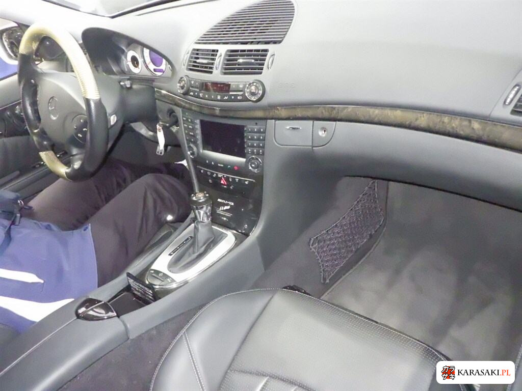 Mercedes-Benz E-Class Stationwagon 2003 z aukcji japońskiej