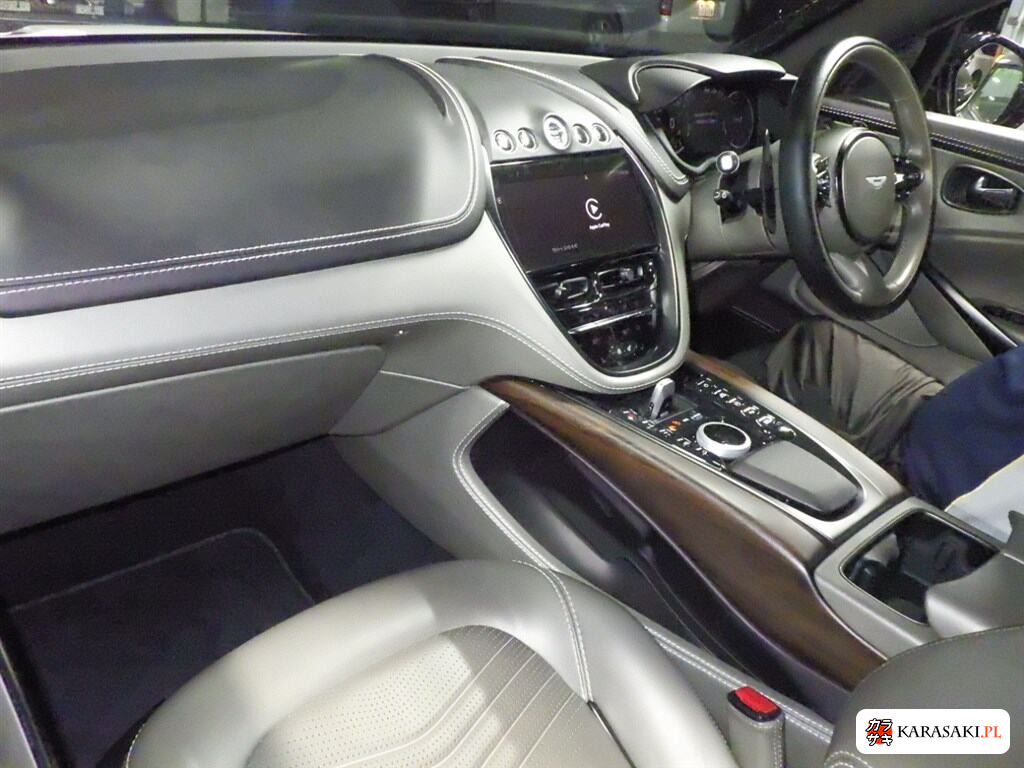 Aston Martin DBX 2021 z aukcji japońskiej