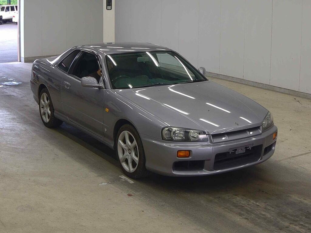 Nissan Skyline 1999 z aukcji japońskiej