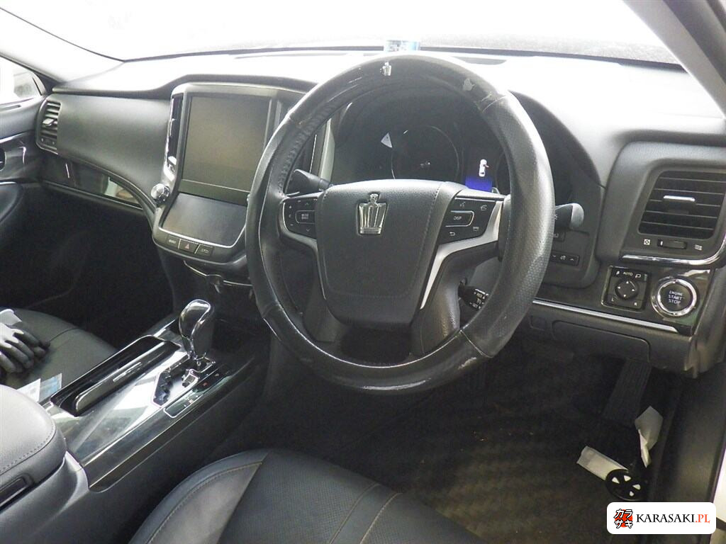2013 Toyota Crown 4D Athlete G 5