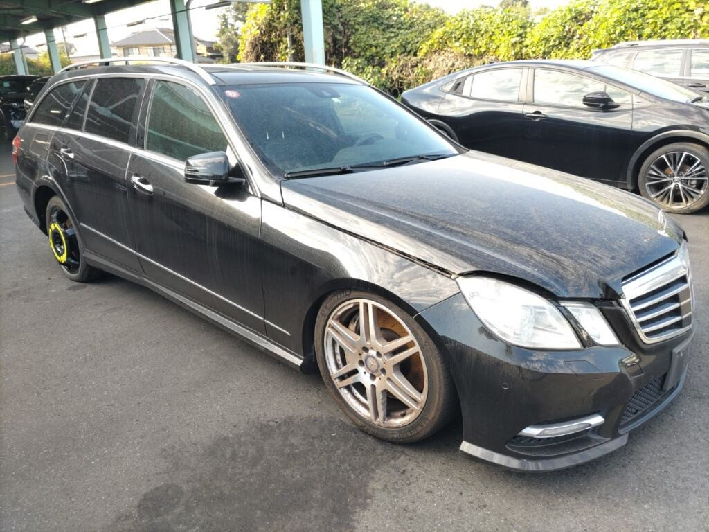 Mercedes-Benz E-Class Stationwagon 2012 z aukcji japońskiej