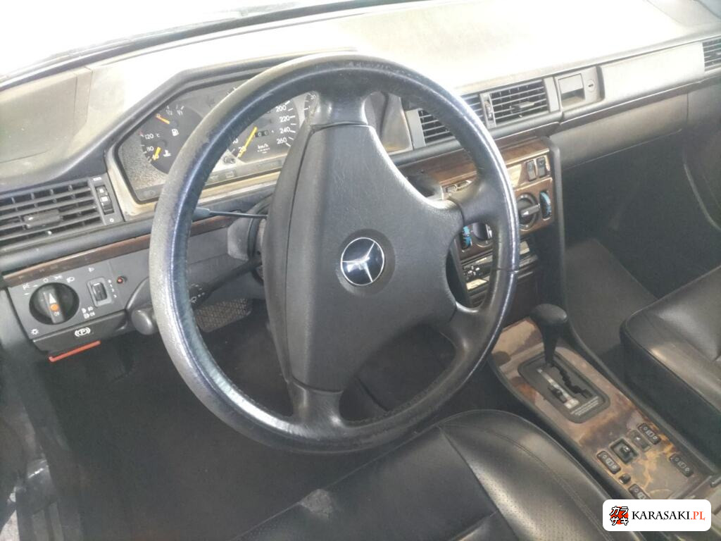 Mercedes-Benz E-Class 1998 z aukcji japońskiej