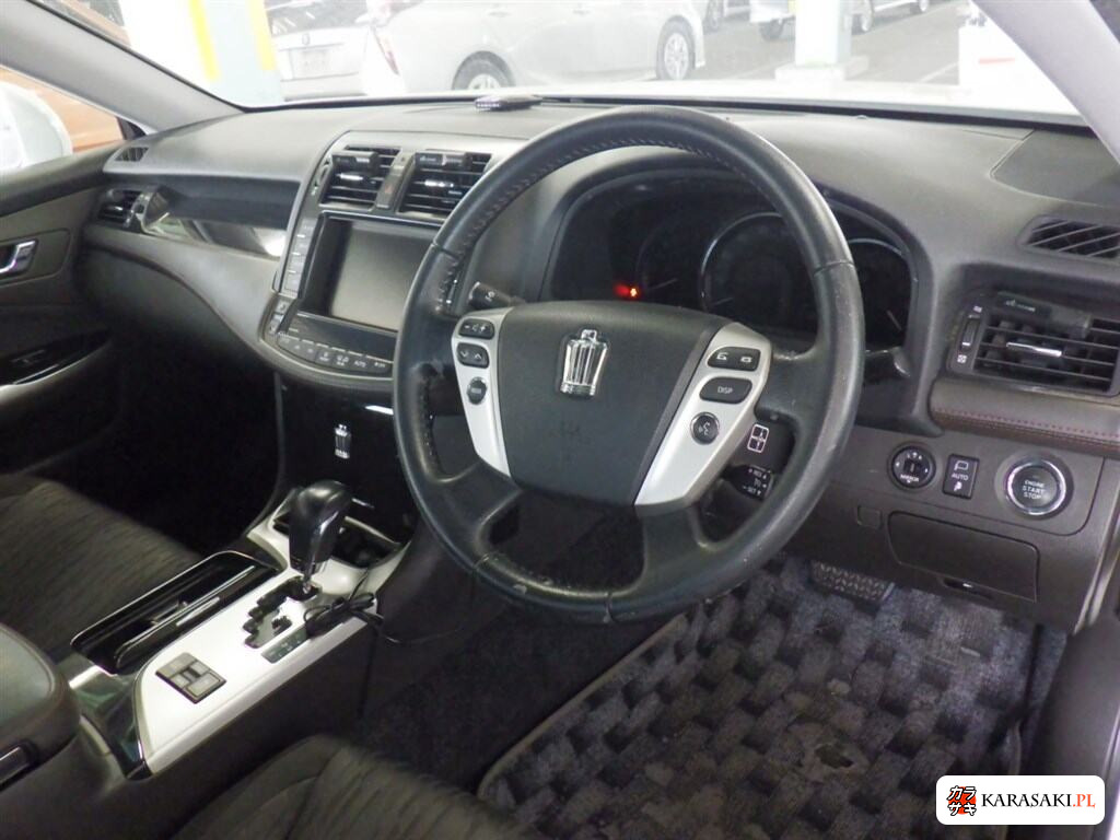2011 Toyota Crown 4D Athlete 5