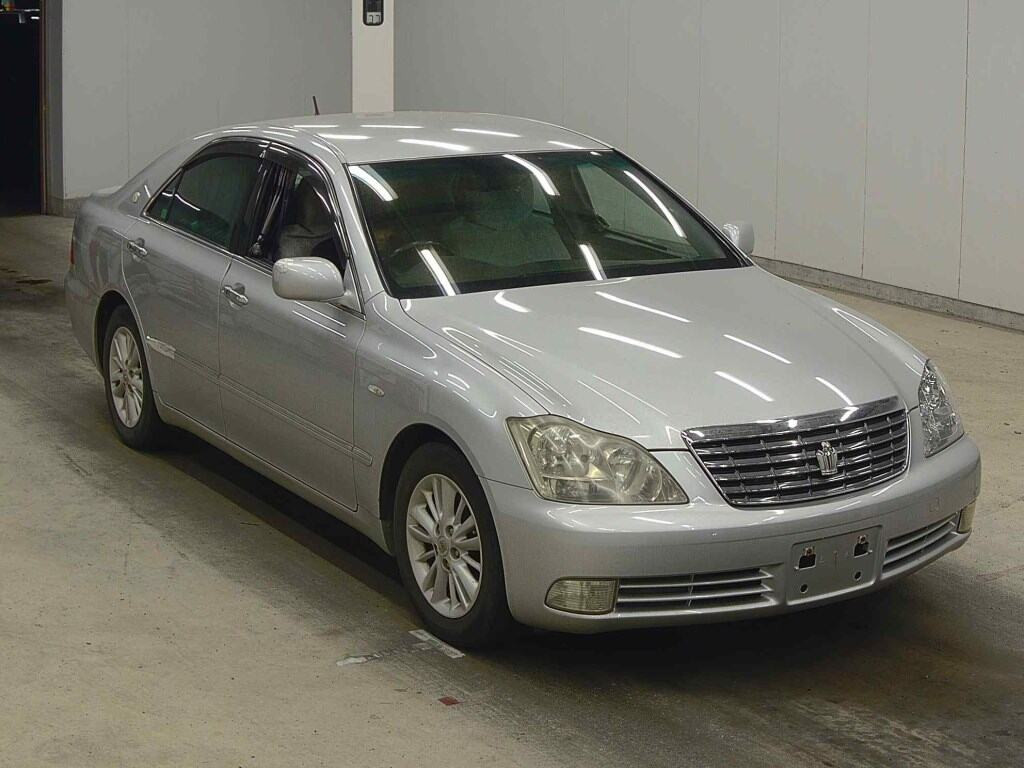 Toyota Crown 2005 z aukcji japońskiej