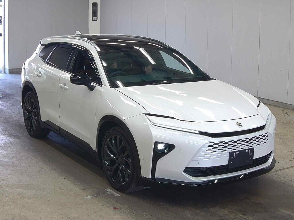 Toyota Crown Estate 2025 z aukcji japońskiej